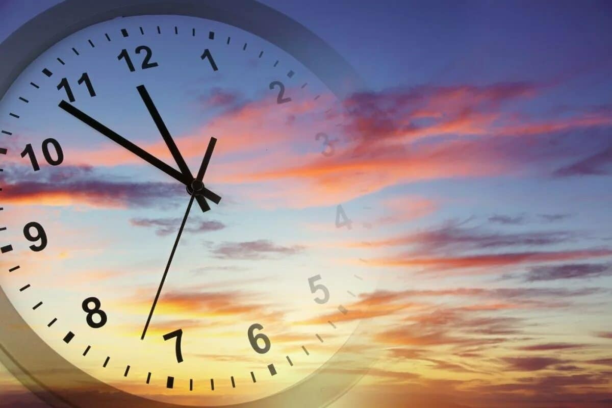 Výzkumy ukazují, proč se nám zdá, že život ubíhá stále rychleji a rychleji, a jak to interpretuje náš mozek.